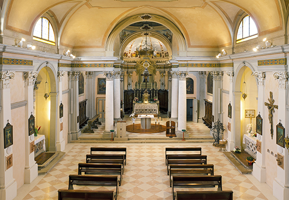 interno chiesa di Presciane